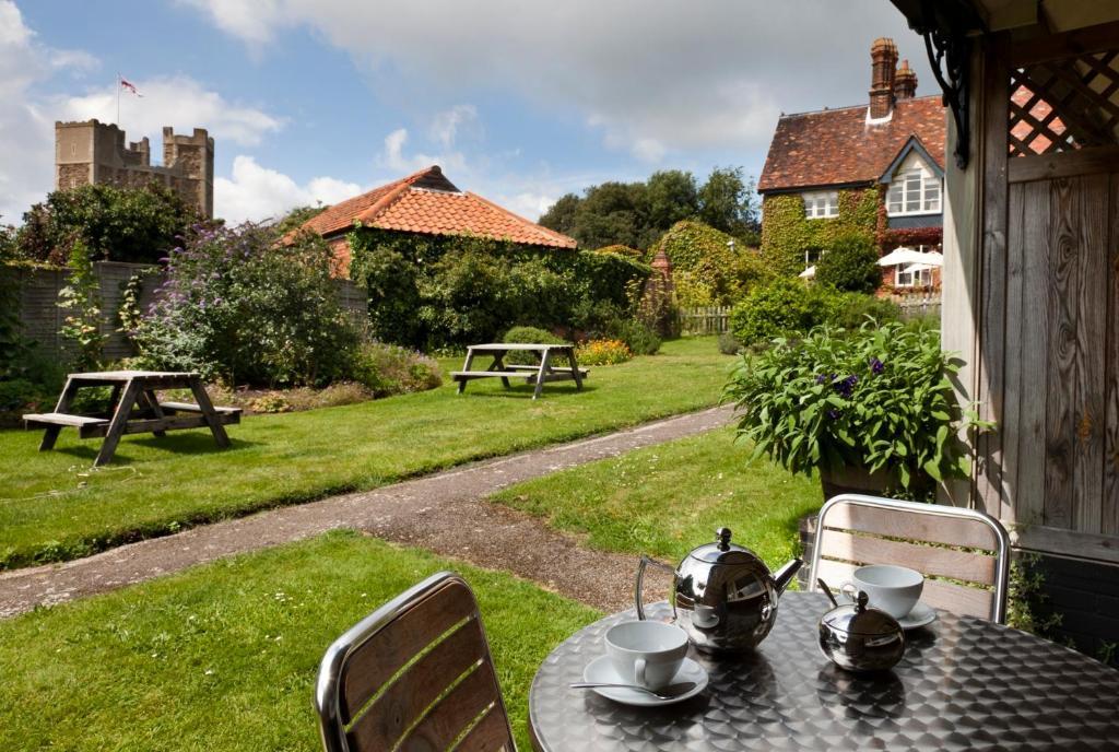 Crown And Castle Hotel Orford Eksteriør billede
